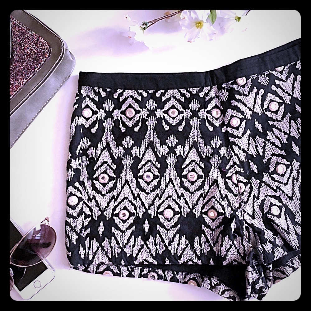 ❌DONATED❌F21 | Black/Gray/Pink Graphic Shorts